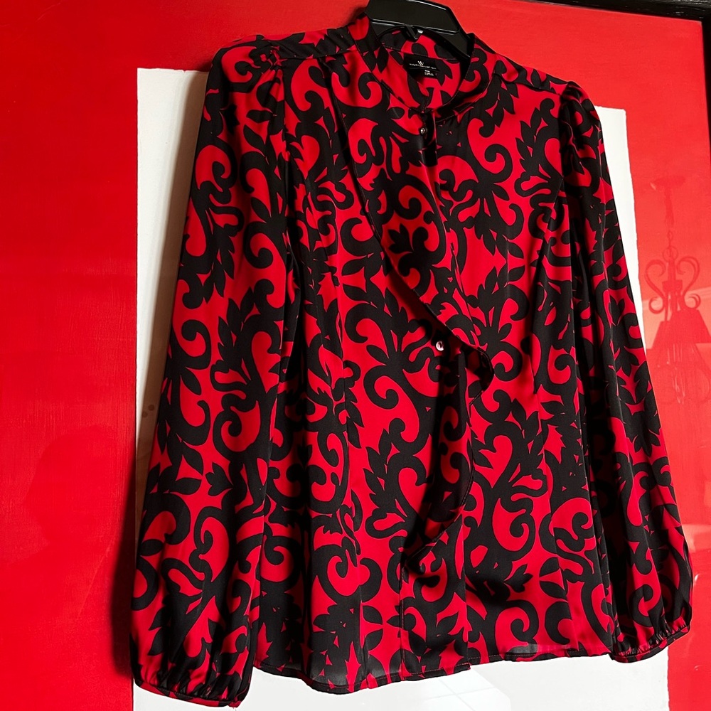 Worthington petite black red ruffles long sleeve blouse